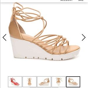 CHARLES by Charles David Vegas Wedge Size 9